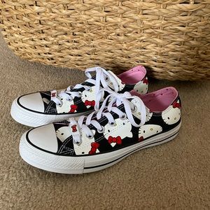 Hello Kitty Chuck Taylor All Stars Low Top